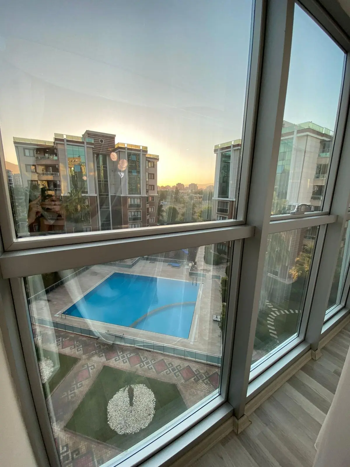 GÜZEL YURT MAHALLESİ 3+1 185M2 7 KATLININ 5 KATI SİTE İÇİ FULL ULTRA LÜKS YÜZME HAVUZLU ULTRA LÜKS