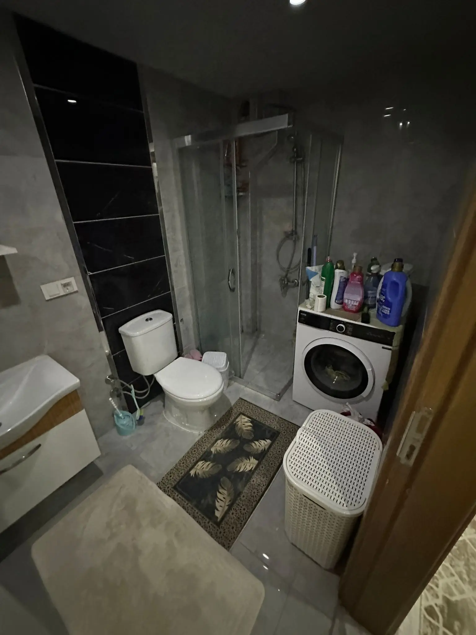 MURADİYE MAHALLESİ 2+1 85 M2 3 KATLININ ZEMİN KATI AÇIK MUTFAK FULL ÖZELİKLİ KOMBİ PETEK ÇİFT CEPHE