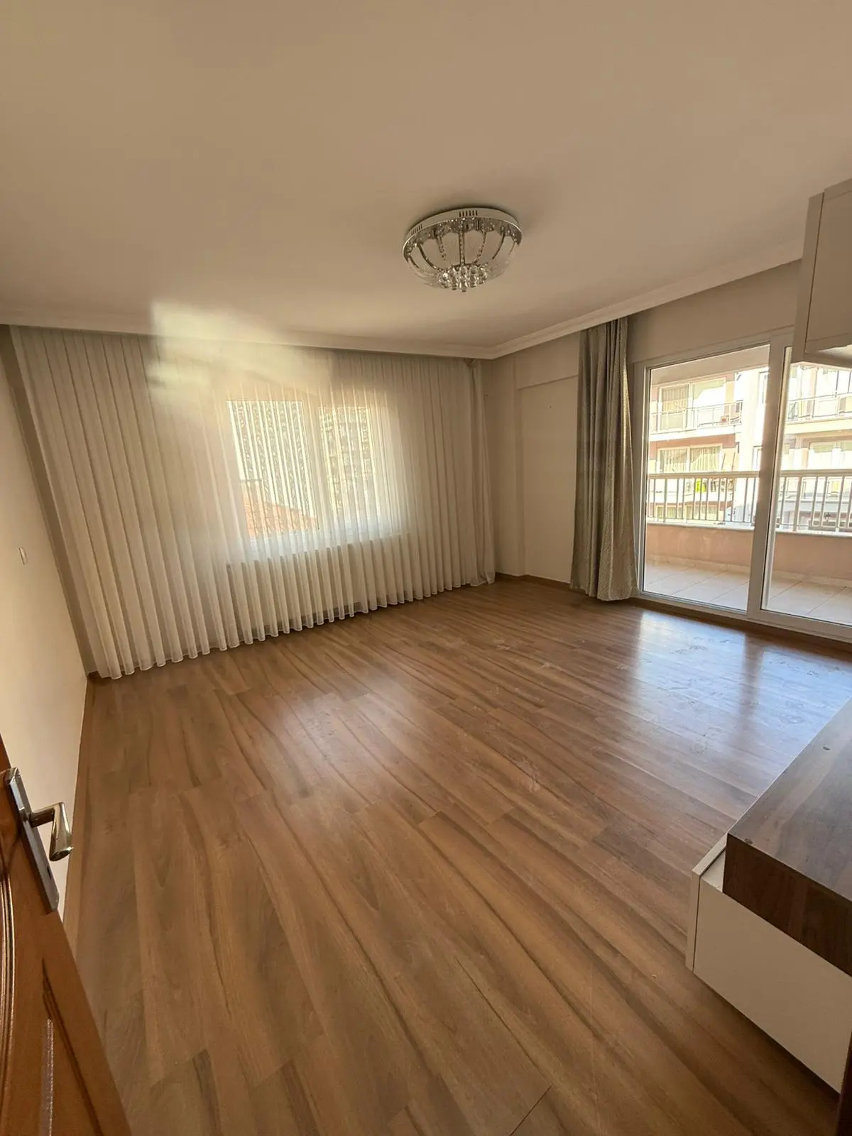 🏡TEYFİKİYE MAHALLESİ 🏡 ✅3+1 120 M2 5 KATLININ 2 KATI ❇️ KAPALI MUTFAK KARANLIK ODA YOK ❇️KOMBİ PETEKLİ ❇️ASANSÖR ( VAR )